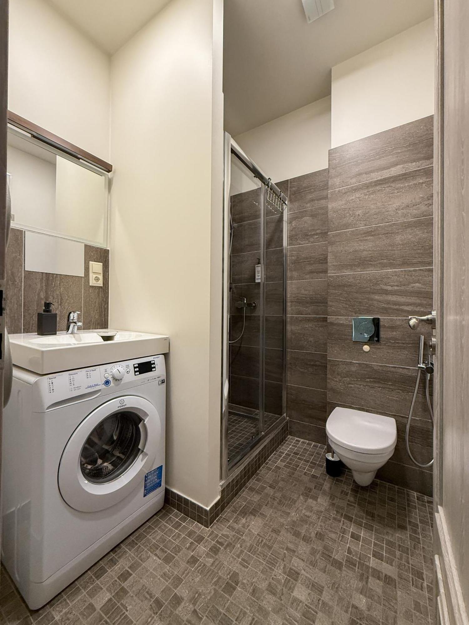 Apartment S13 *